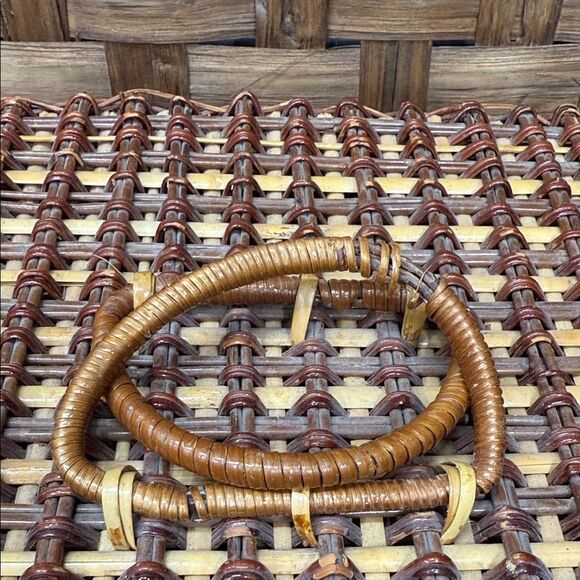 French Wicker Picnic Basket with Handles Vintage 1970s - Picture 2 of 4